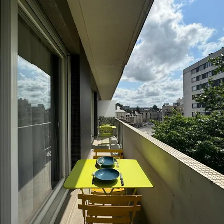 De Gaulle - Parade 24h - Parking - 6 Pers