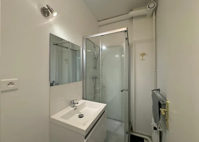 De Gaulle - Parade 24h - Parking - 6 Pers * 르망