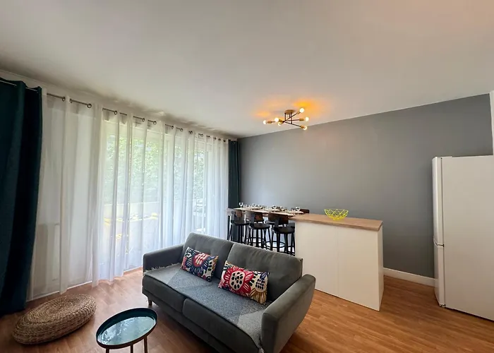 De Gaulle - Parade 24h - Parking - 6 Pers 르망