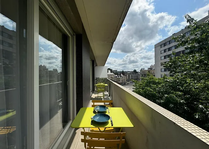 De Gaulle - Parade 24h - Parking - 6 Pers