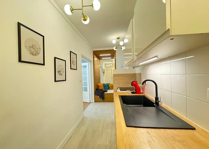 De Gaulle - Parade 24h - Parking - 6 Pers 아파트