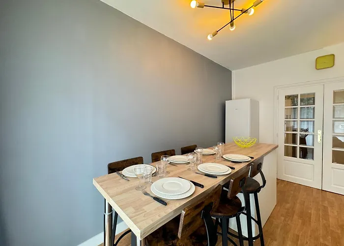 De Gaulle - Parade 24h - Parking - 6 Pers 아파트